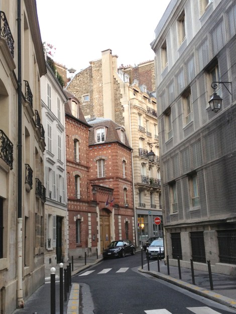 The quiet, winding street near Notre Dame