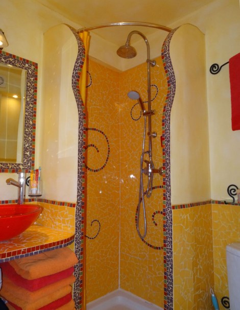 Crazy and colorful bathroom feel more like Barcelona than Paris. More cheer. Photo: ©Lisa Anselmo