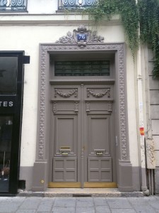 Door-Marais-My-Parttime-Paris-Life