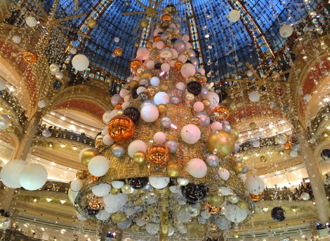 The tree at Galeries Lafayette. ©Lisa Anselmo