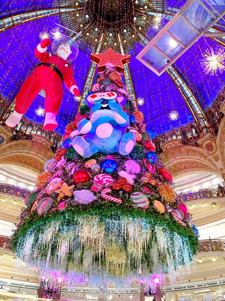 Xmas tree at Galeries Lafayette
